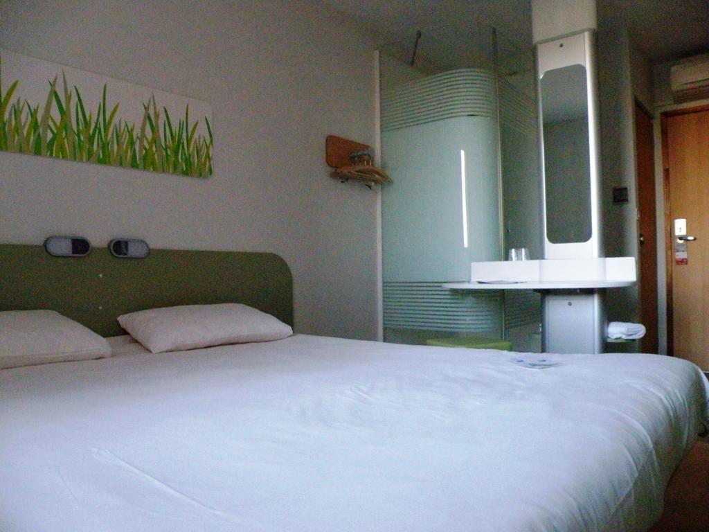 Ibis Budget Montauban Les Chaumes Kamer foto