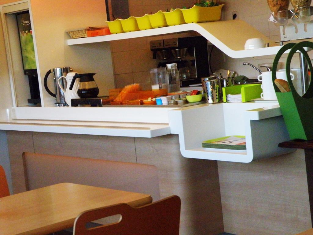 Ibis Budget Montauban Les Chaumes Buitenkant foto